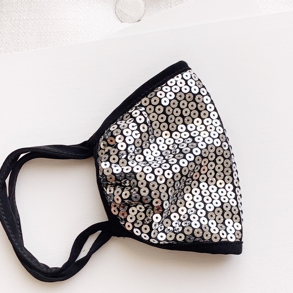 FASHION STATEMENT SEQUIN FACE MASK - SILVER - Picture 2 of 6